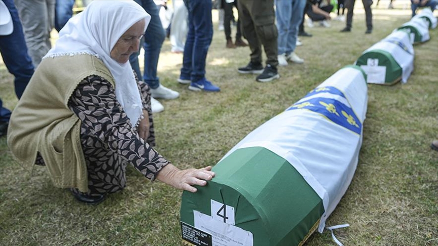 Potočari: Klanjana dženaza i obavljen ukop posmrtnih ostataka još sedam žrtava genocida u Srebrenici